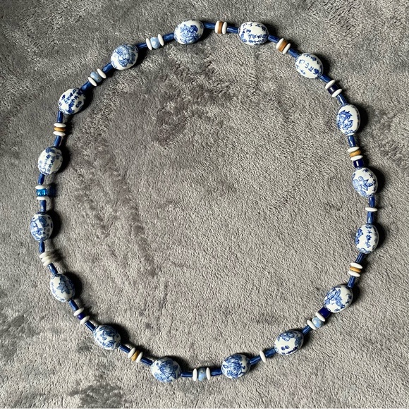 EUC Vintage Chinese Blue White Porcelain Beaded Necklace Painted Beads Asian